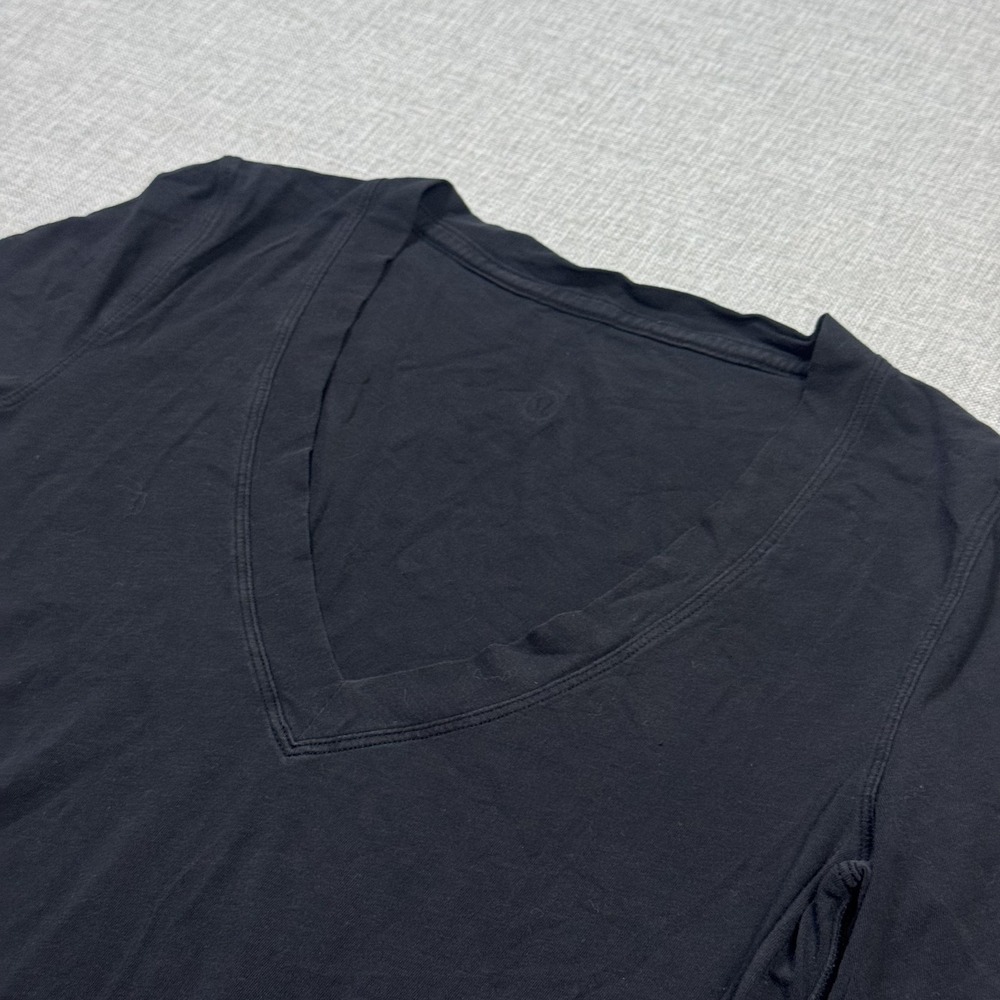 Lululemon T-Shirt Womens Small Black V-Neck Slim Jersey Tagless Stretch Yoga